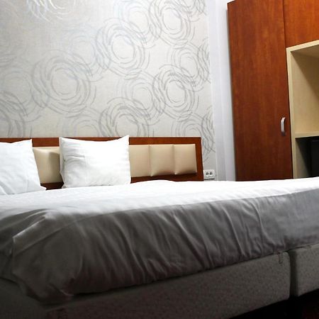 Kosher Hotel Lev Or 부쿠레슈티 외부 사진