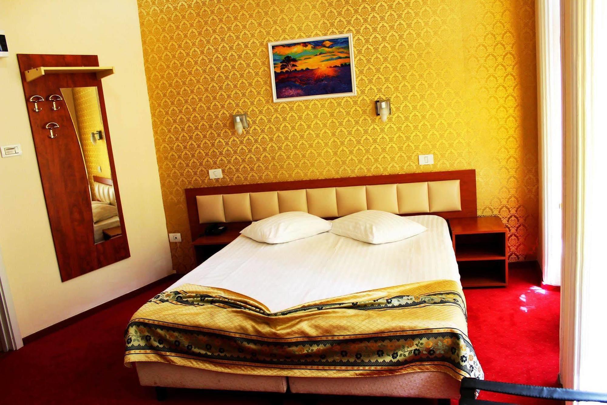 Kosher Hotel Lev Or 부쿠레슈티 외부 사진